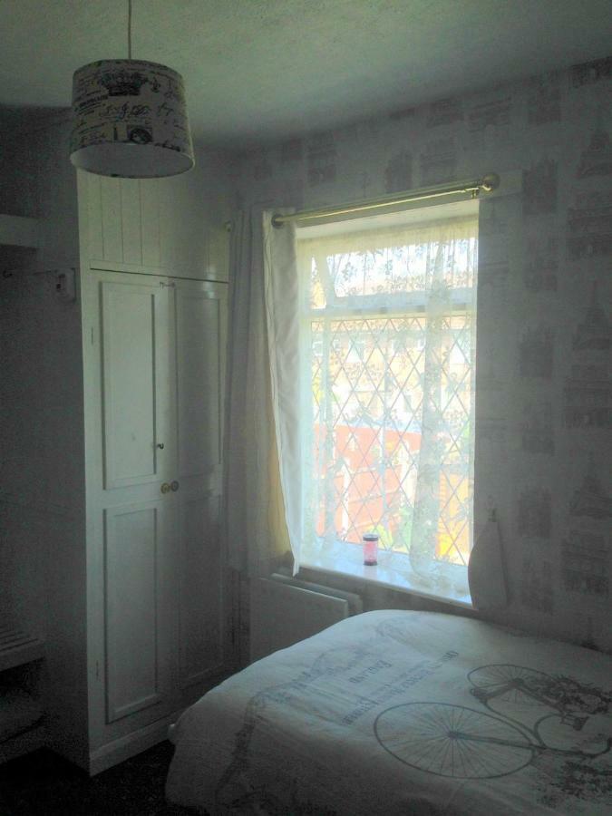 Liverpool Airport Rooms Speke Exterior photo